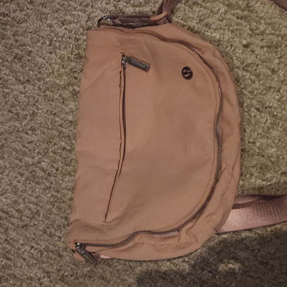 Lululemon pink purse - Picture 7 of 8